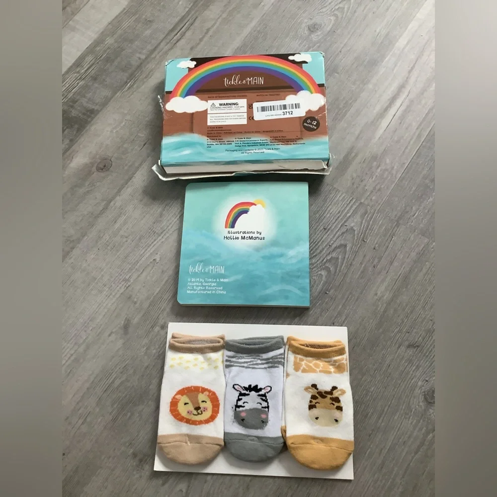 Noah’s Ark Storybook & Socks Gift Set for Infants 0-12🇺🇸